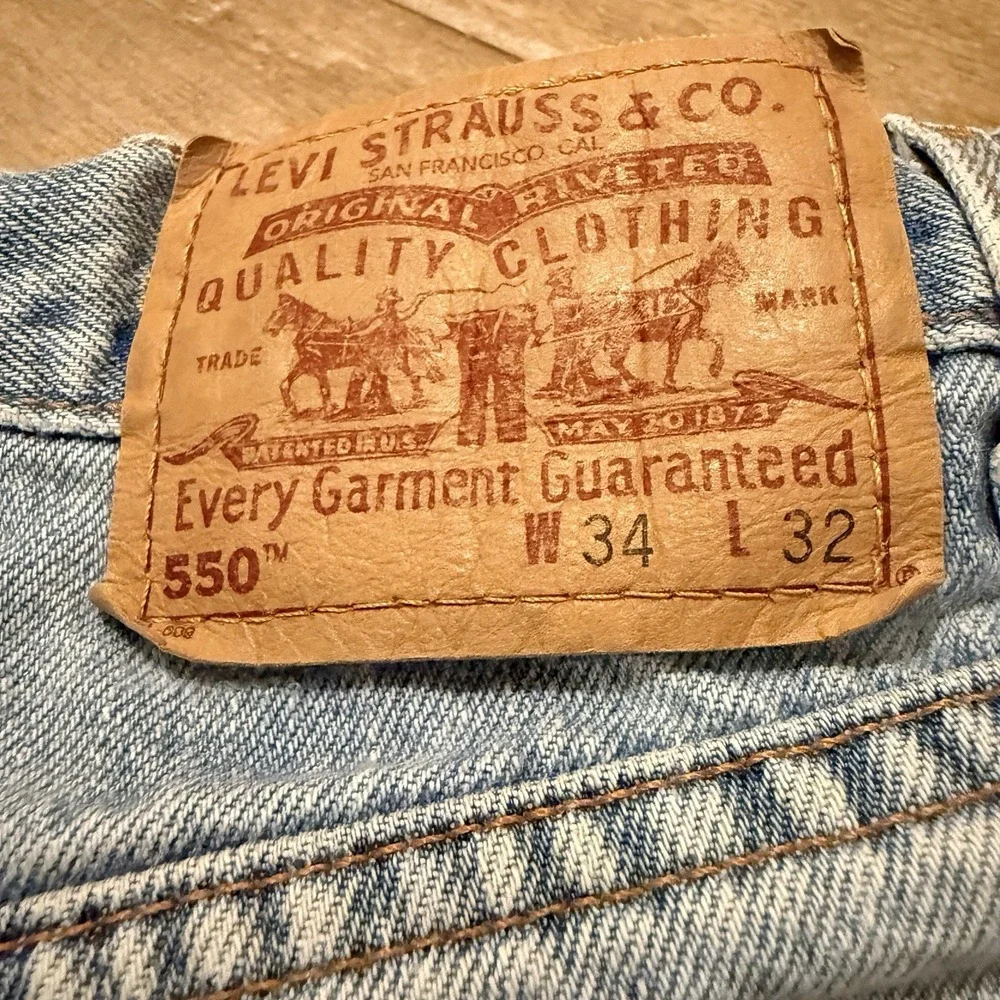 Vintage Levi's 550 Relaxed Light Wash Denim Jeans 34x32 Mexico Perfectly Worn